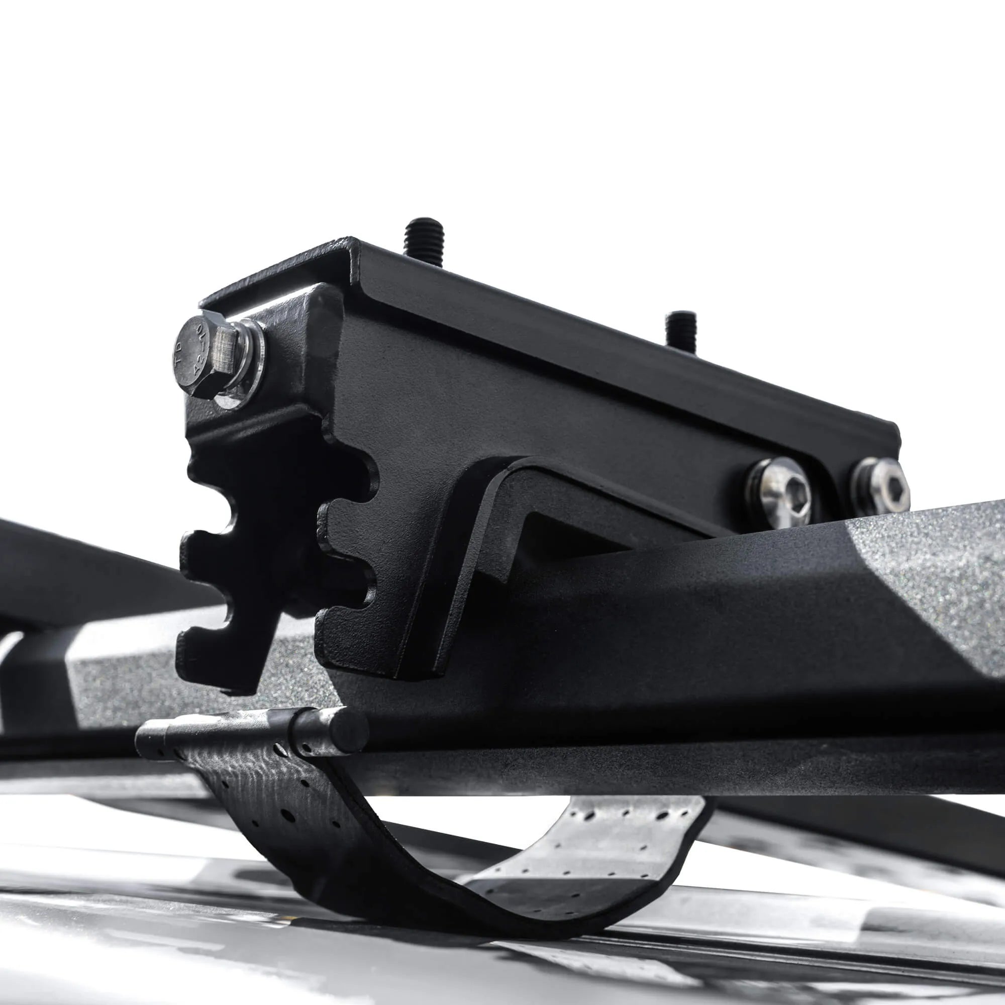 Separable roof rack system by Wild Land for SUVs and cars